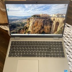 Nice Dell Laptop With All The Latest Features 