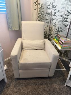 Davinci Piper 360° Swivel Rocker Recliner Chair