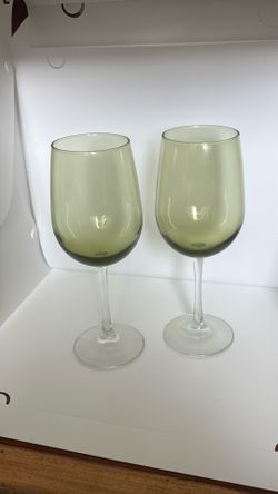 2 LIBBEY Green Spruce Wine Glasses