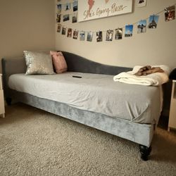 Kelly Clarkson Home “Harriet” Upholstered Daybed 