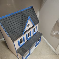 Doll House looking for good home
