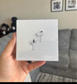 Apple AirPods Pro (2nd Generation) with MagSafe Charging Case (USB-C)