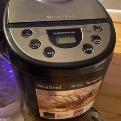 West Bend  Bread Maker Machine #41300 Programable  Black/SS