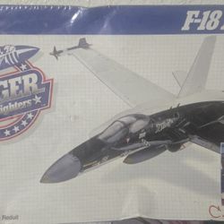 REVELL F-18 HORNET MODEL