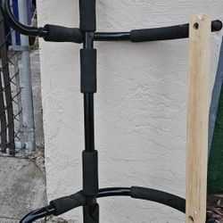Pull up bar