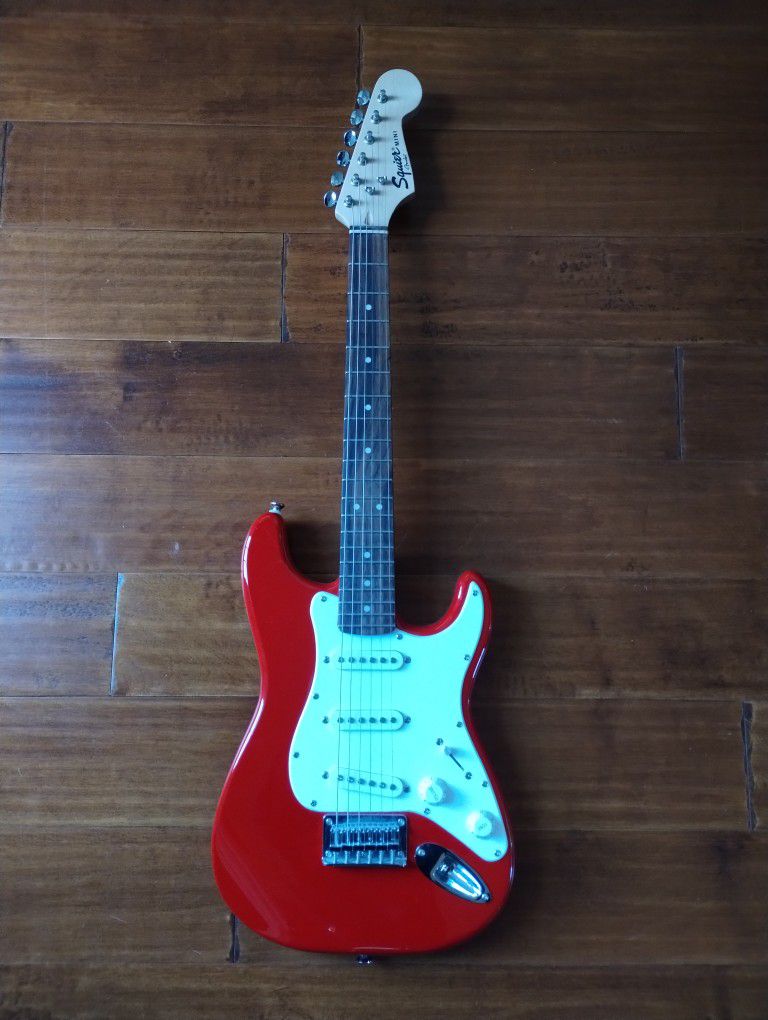 Fender Squier Mini Strat Electric Guitar 3/4 Size