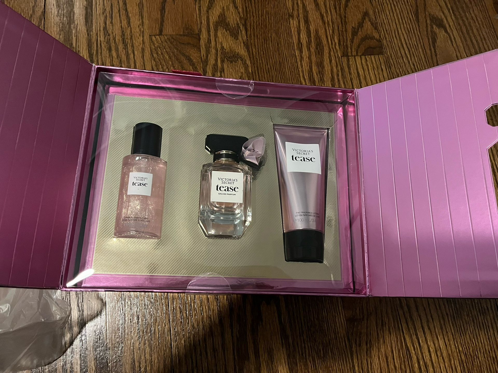 New In Box Victoria’s Secret Tease Perfume 3 Piece Set 50ml Perfume 