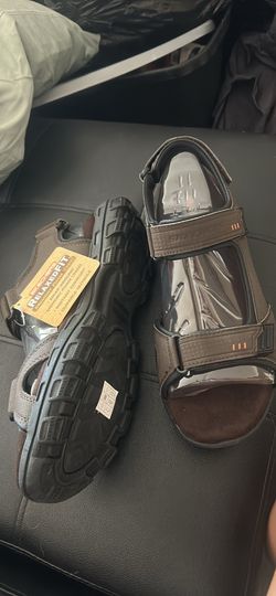 Men’s size 11 sketcher sandals