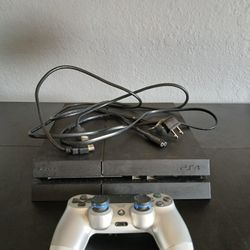 Sony PlayStation 4 Slim 500GB Bundle