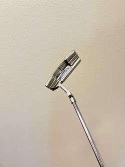 Left handed putter