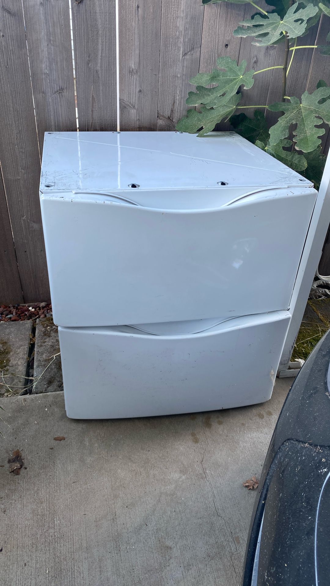 Washer, Dryer, 2 Drawer Stands
