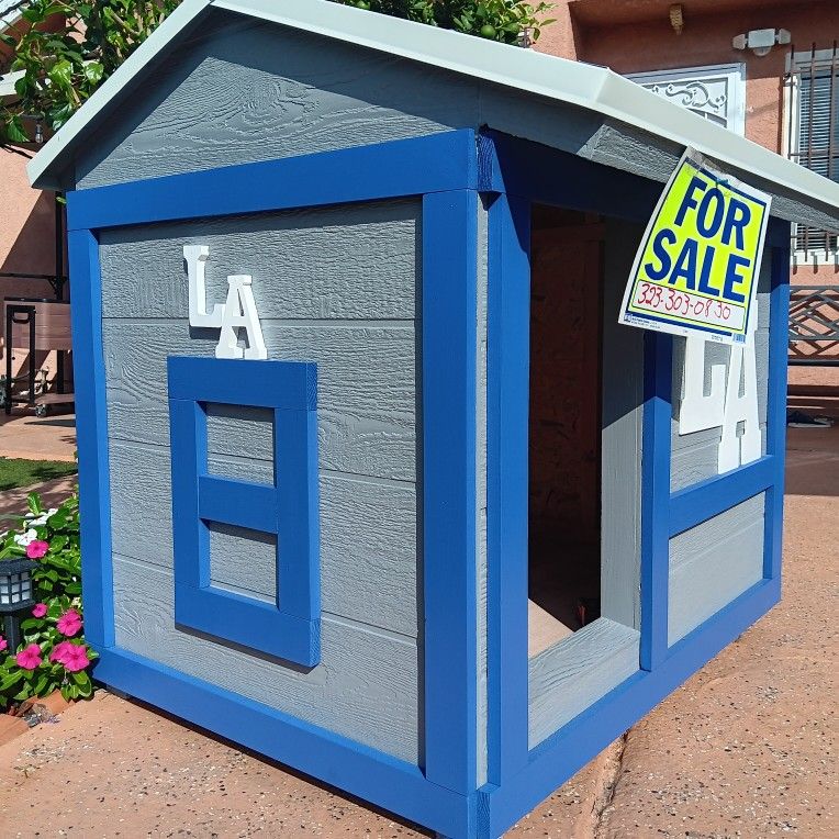 Dog Houses 