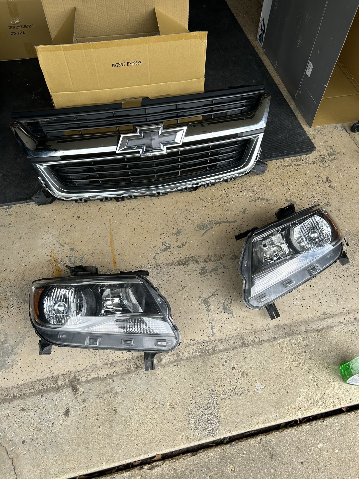 CHEVY COLORADO LEFT SIDE PASSENGER HEADLIGHT ONLY