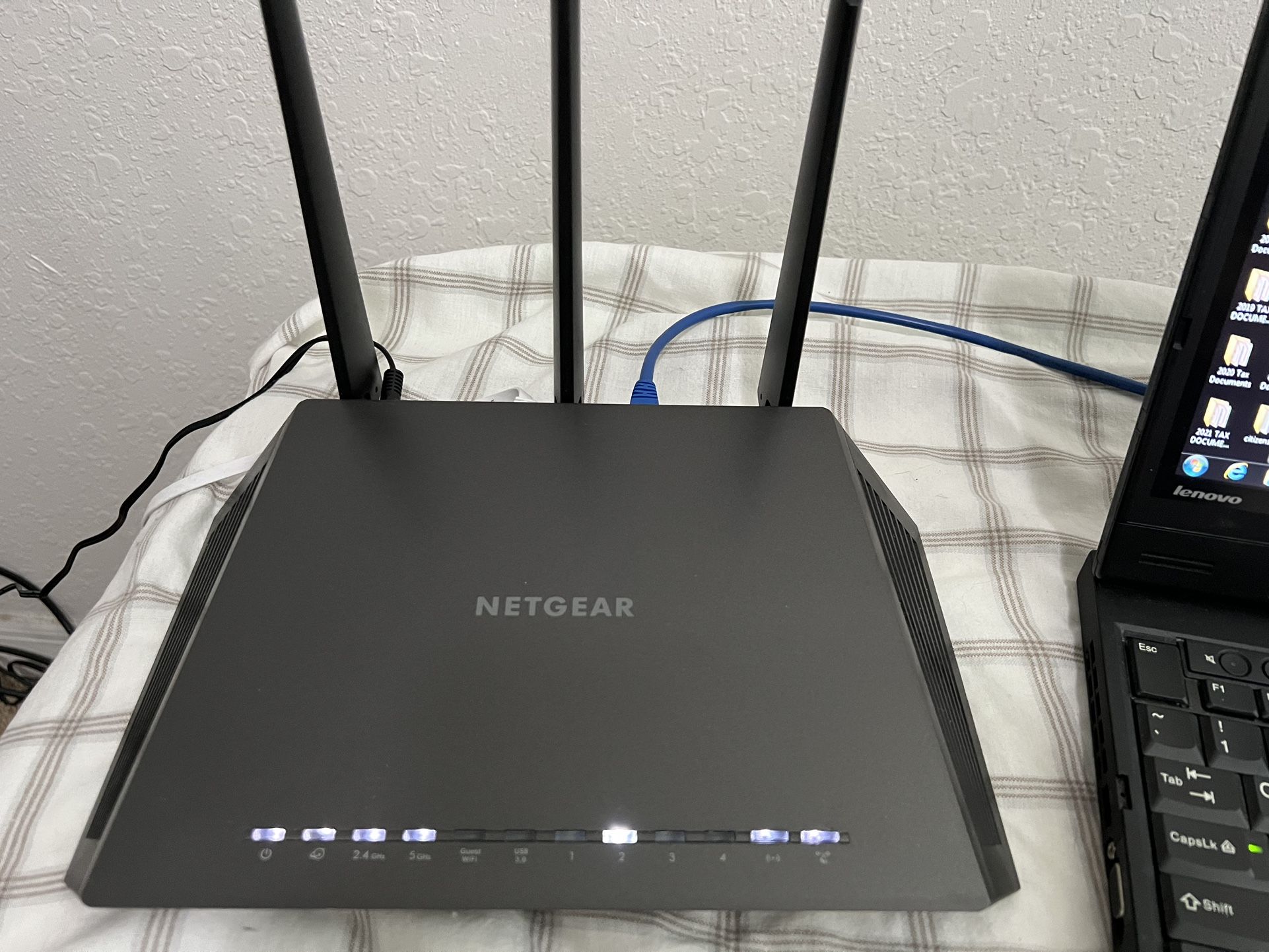 NETGEAR R6900P — Nighthawk AC1900 Smart WiFi Dual Band Gigabit Router