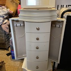 Jewelry cabinet