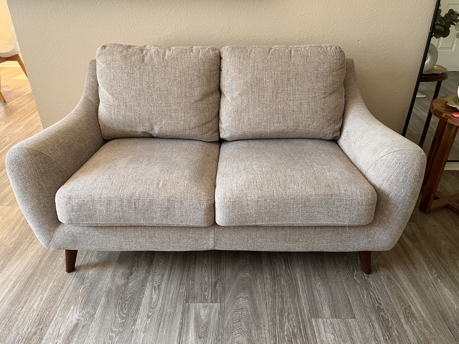 SoHo Loveseat