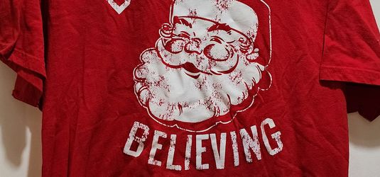 Adult Large Christmas Don't Stop Believing Tshirt Large Red Santa