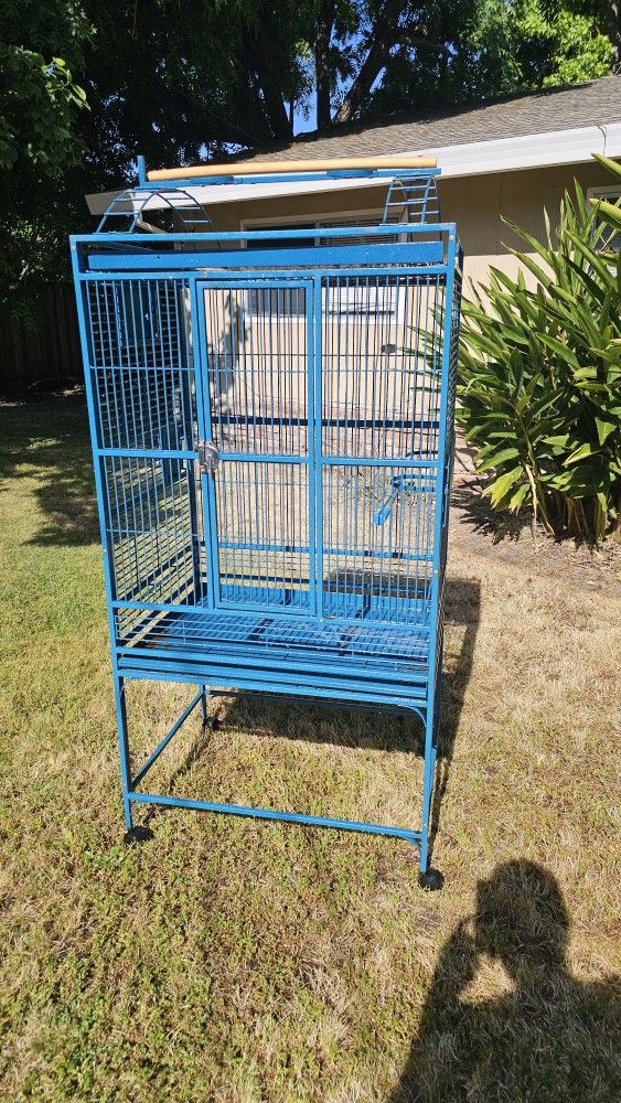 Large EXOTIC BIRD CAGE