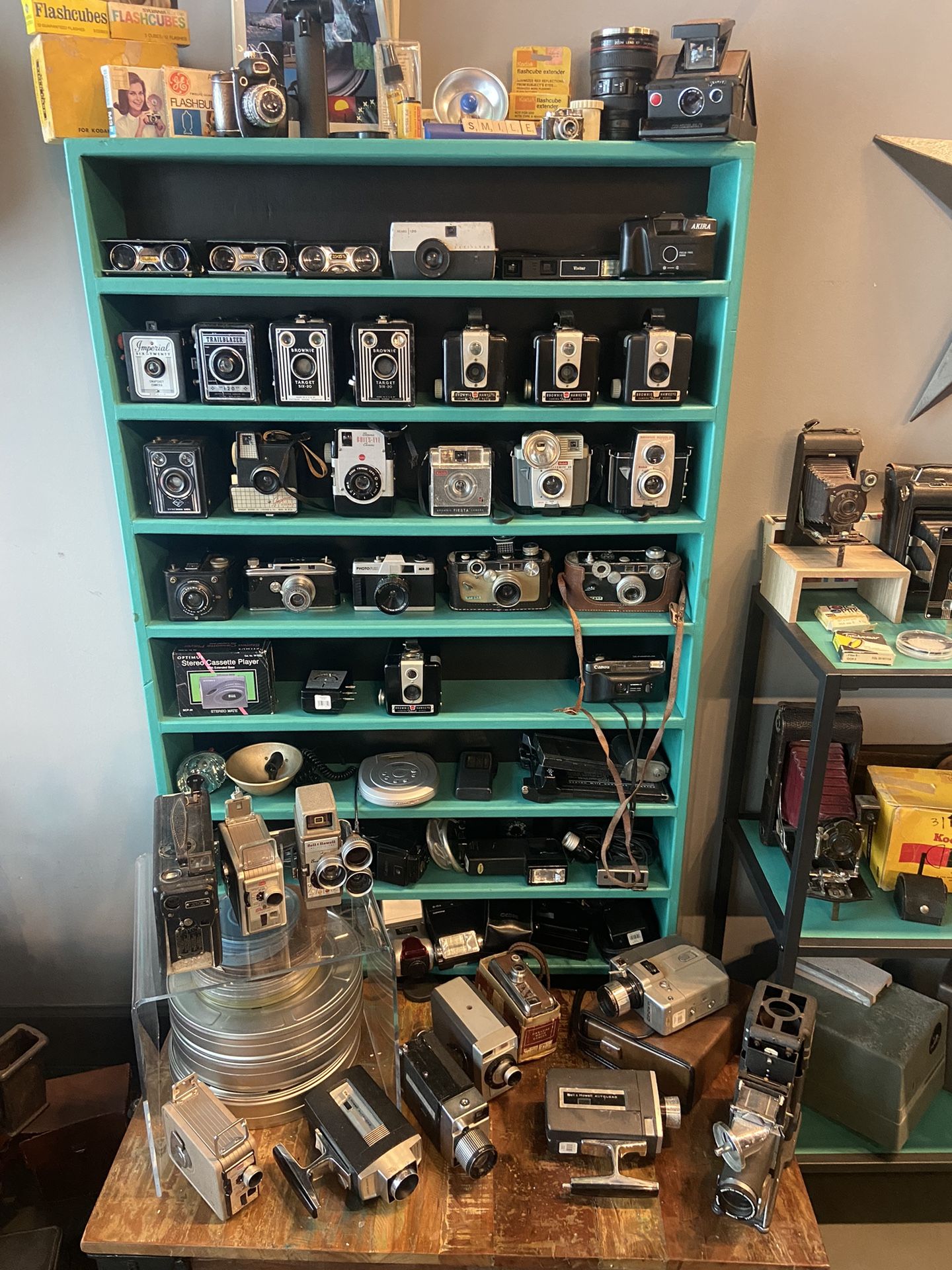 Vintage Cameras & Photography Equipment