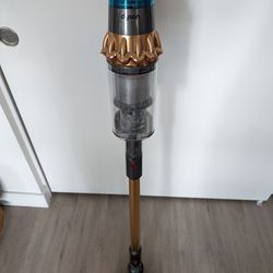 Dyson V15 Absolute Detect SV22 is a cordless vacuum cleaner 