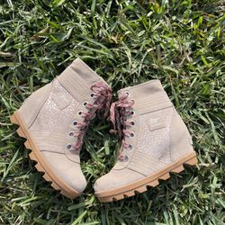 Sorel Wedge Winter Boots Kids Size 1