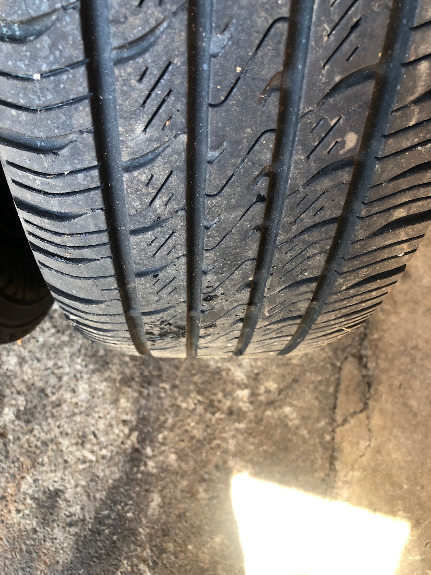 Two good tires with rims p195/60R15