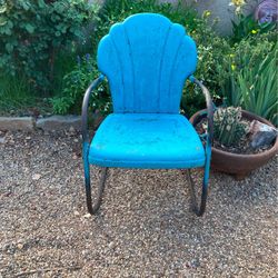 Vintage Seashell/Clamshell Back Metal Patio Chair