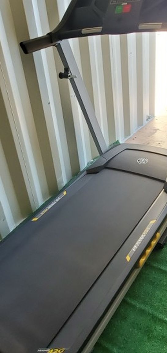Golds Gym Trainer 420 Treadmill