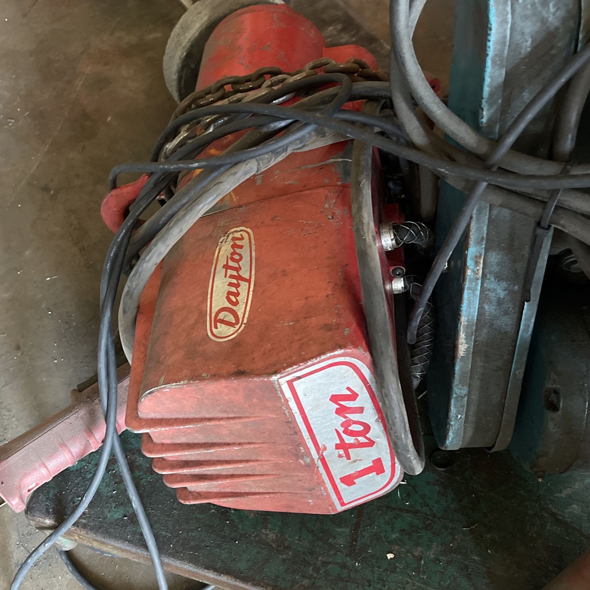 1 Ton And 2 Ton Cranes With Beam