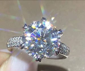$350 🎀 Six-prong round brilliant-cut solitaire engagement ring.