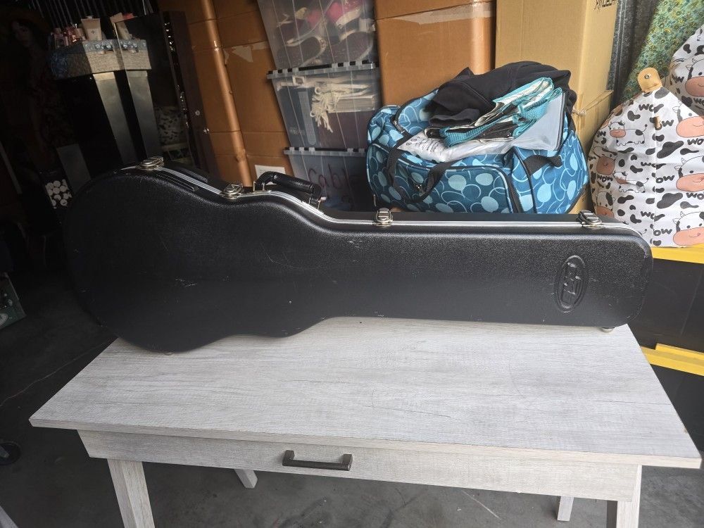 SKB GUITAR HARD CASE