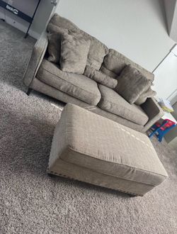 Couch lmk offer