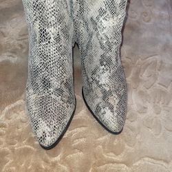 Ladies Booties Size 8.5