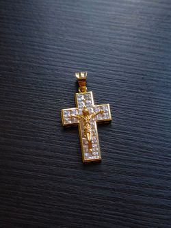 10K CROSS PENDANT