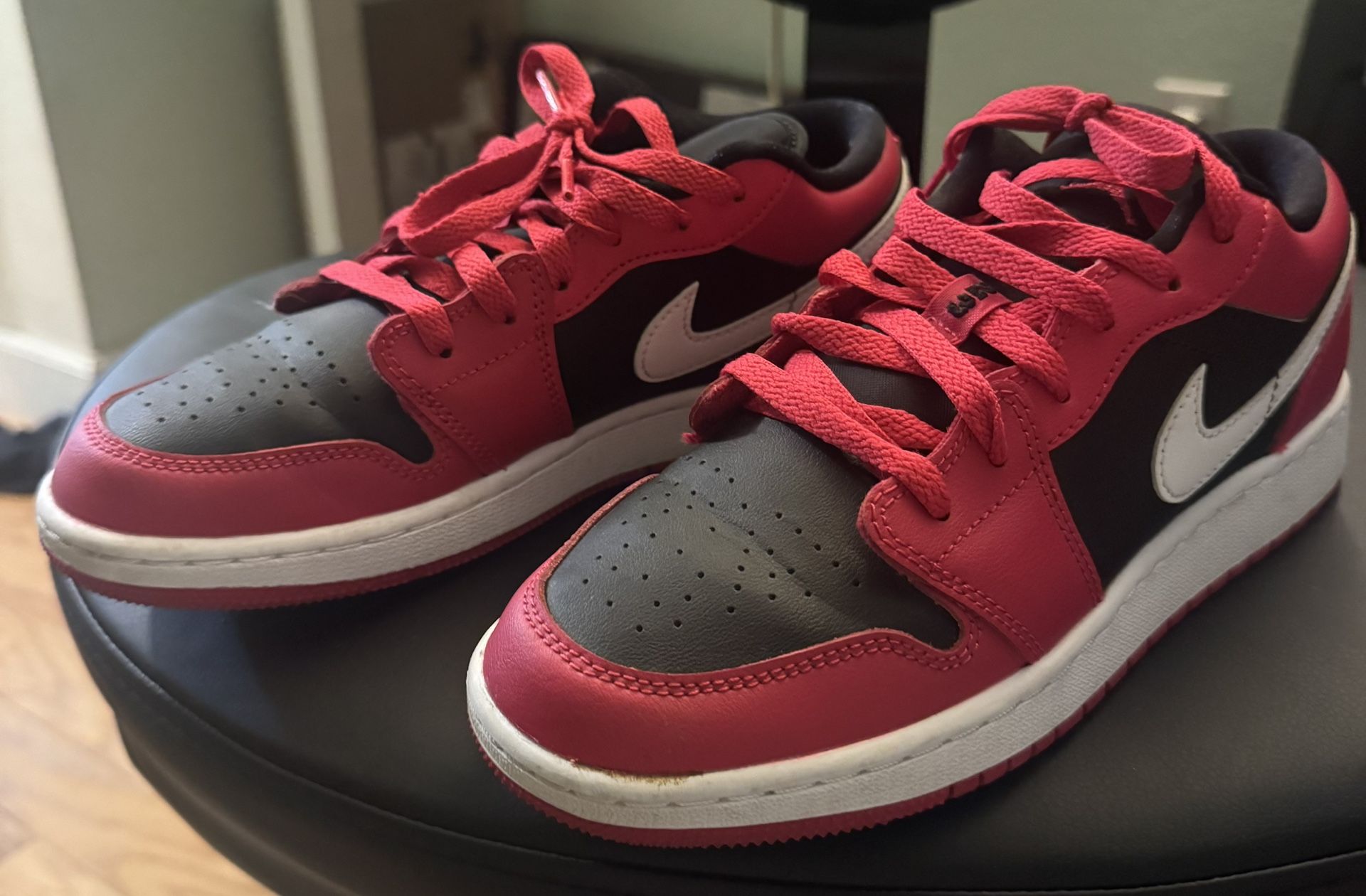 Nike air jordan 1 Low - 5.5 Y/7 Womens