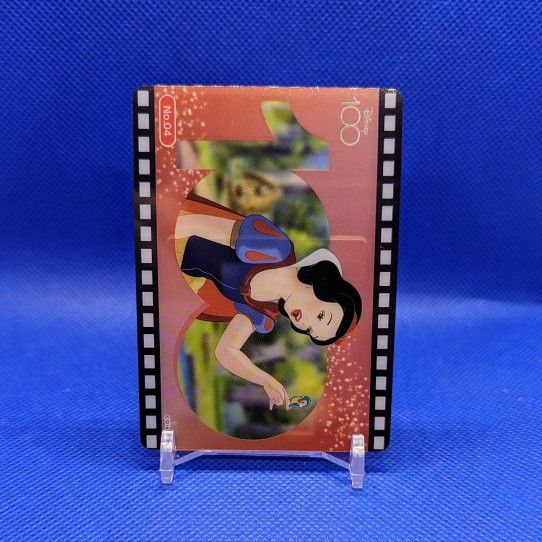 Deluxe Snow White Collectible Card