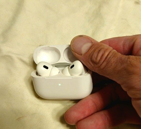 Apple Airpods Pro 2nd Generation.