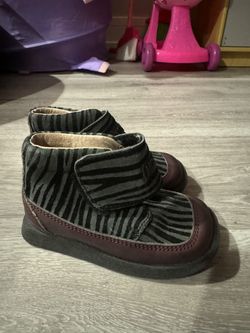 6.5 & 8.5 Little Girls Shoes 