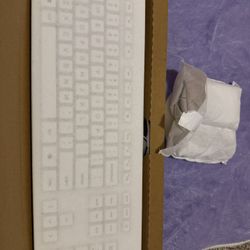 Brand New HP OE Keyboard + Mouse / WHITE & WIRED