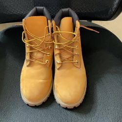 Khaki timberlands