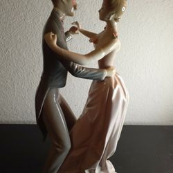 GORGEOUS Retired LLADRO Spain 13" DANCING WALTZ Sculpture