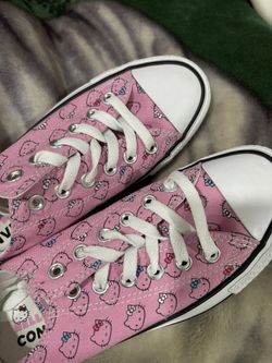 HELLO KITTY X CONVERSE