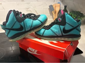 LEBRON JAMES SOUTH BEACH  SZ. 10….$149.99 OBO…ALL OFFERS WELCOME!!!