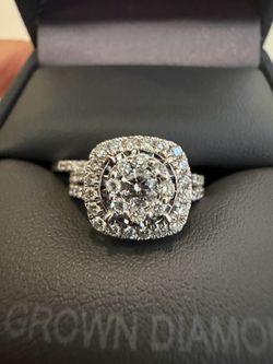 1 ct lab grown dimond 10k engagement & wedding band size 5 Zelle only meet and pick up . No shipping