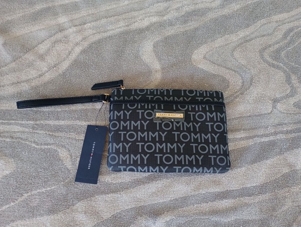 Black & Gray Tommy Hilfiger wristlet