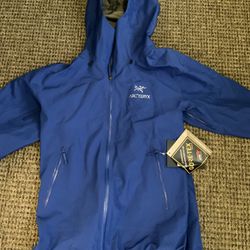 Arcteryx  Beta LT Jacket  Gore -Tex Pro For Men Large New With Tag 