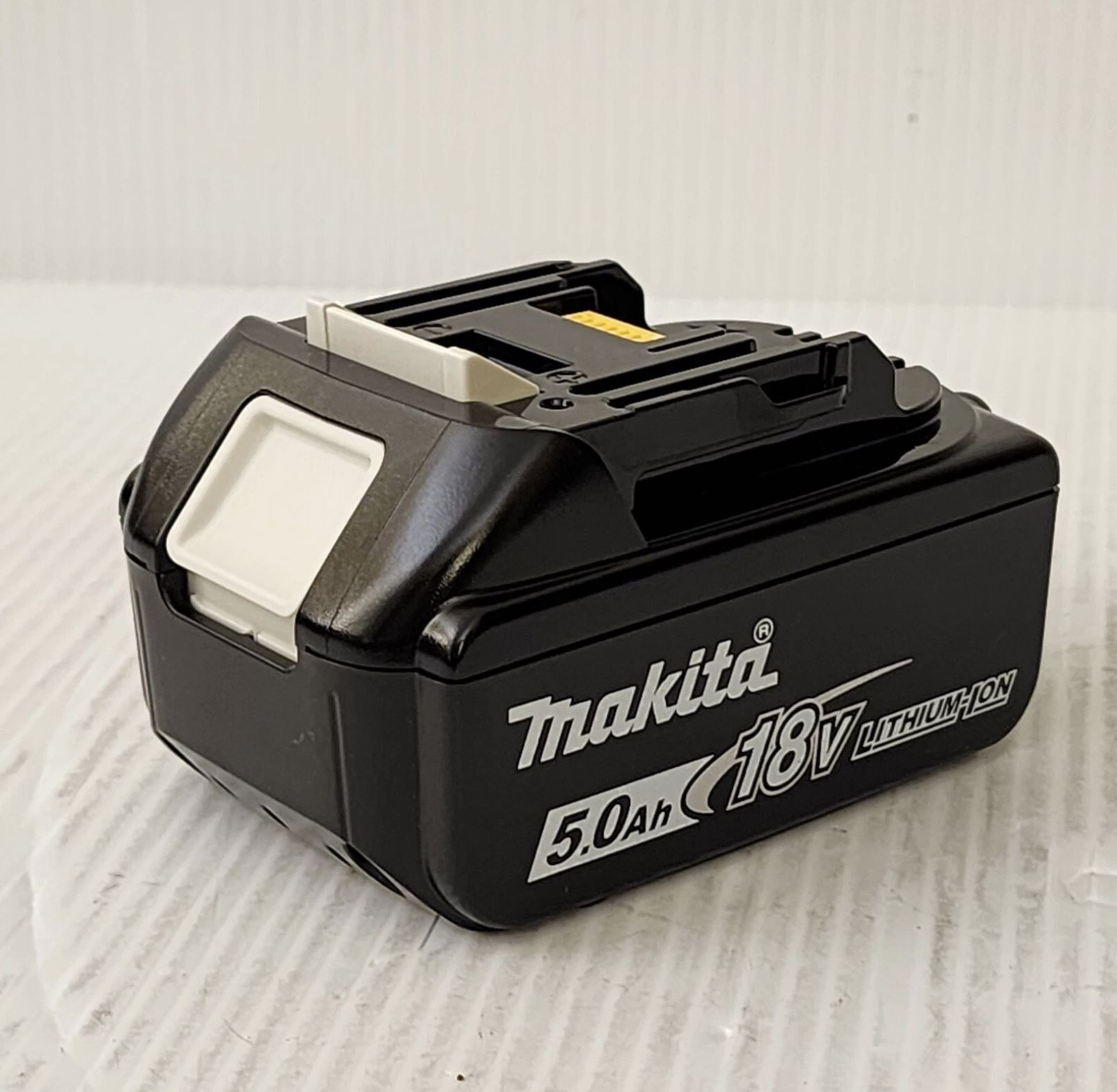 Makita 18V LXT Lithium-lon High Capacity Battery Pack 5.0Ah with Fuel Gauge. Brand NEW From Combo Kit.