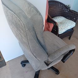 Grey cloth office chair