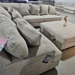 Rawcliffe 3 PC Sectional, Ashley Furniture Couch Livingroom Sofa 