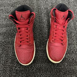 Nike Air Jordan 1 Retro Mid Gym Red Men's Size 11.5 Basketball Shoes 554724-602